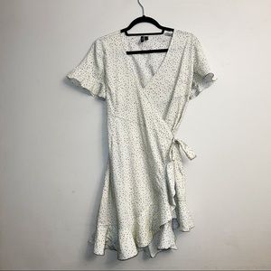 Vero Moda | Henna 2/4 Wrap Frill Dress Petite French Vanilla Flower Size Medium